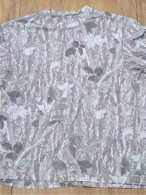 Abercrombie & Fitch Gray and Green Camo-Style Short Sleeve Tee